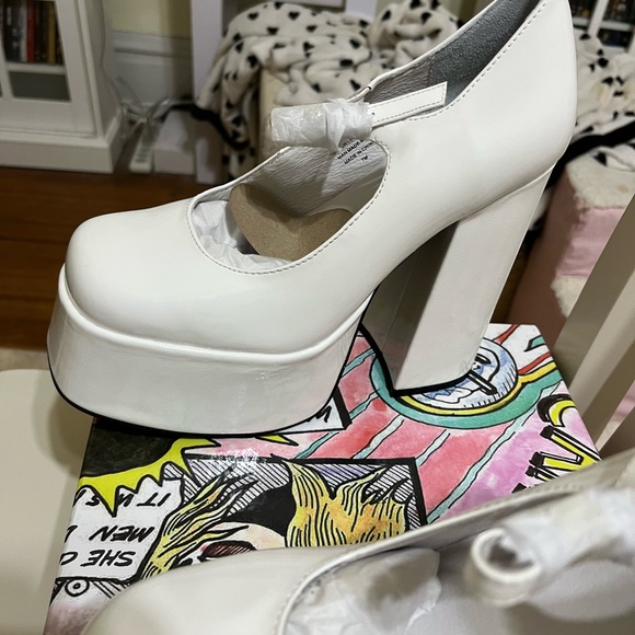 NWT Jeffrey Campbell white platforms, 7 - Picture 7 of 10